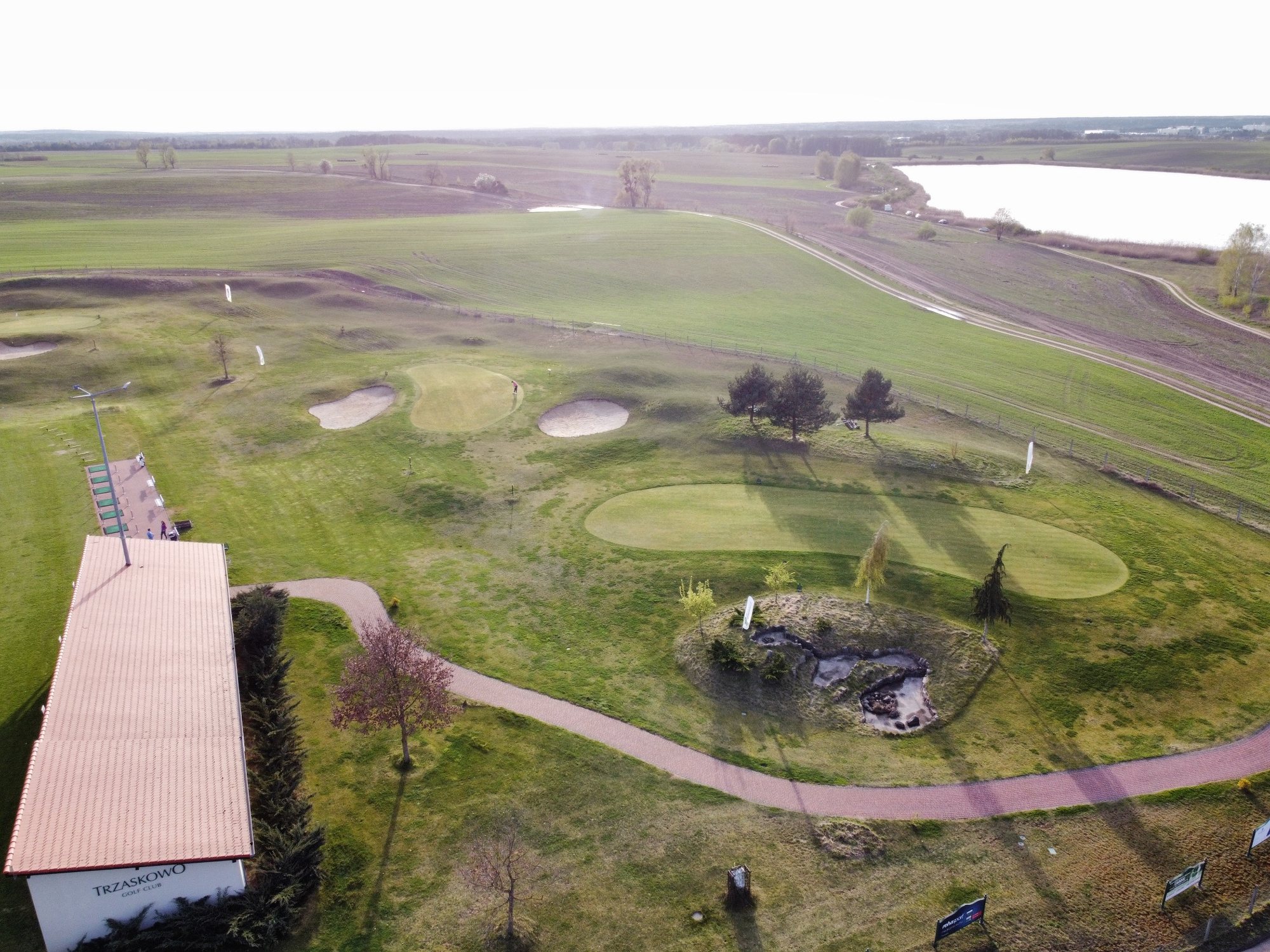 Pole golfowe Trzaskowo z lotu ptaka